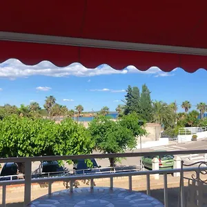 https://apartment-in-front-of-arrabassada-beach.top-hotels-tarragona.com